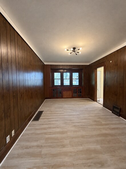 Building Photo - 3337 Parkwood Ave