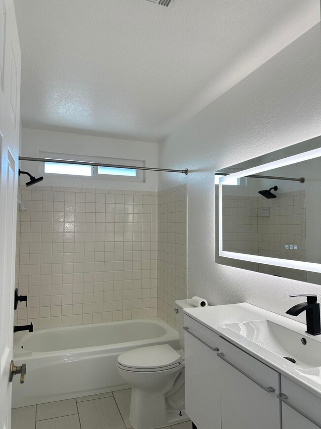 Building Photo - 27131 Shadowcrest Ln