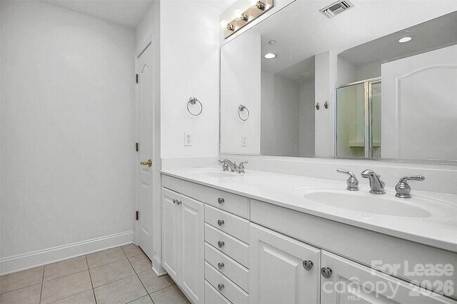 Building Photo - 401 N Church St