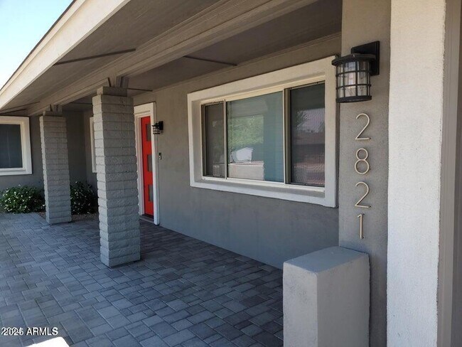 Building Photo - 2821 E Cortez St