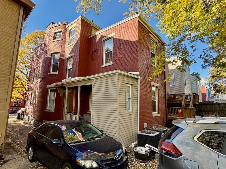 Building Photo - 2308 W Clifton Ave