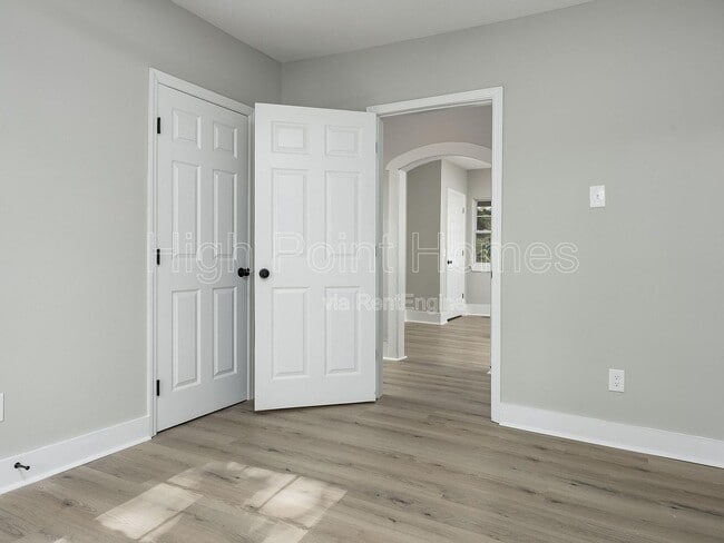 Building Photo - 5350 Slayton Ave