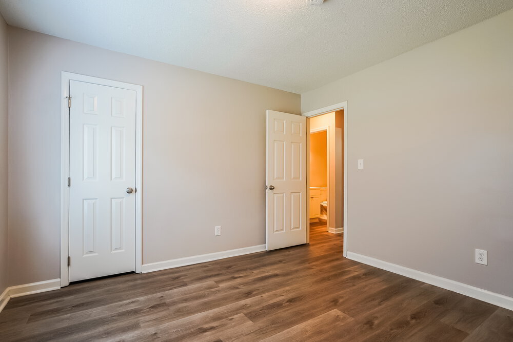 Building Photo - 303 Southampton Dr