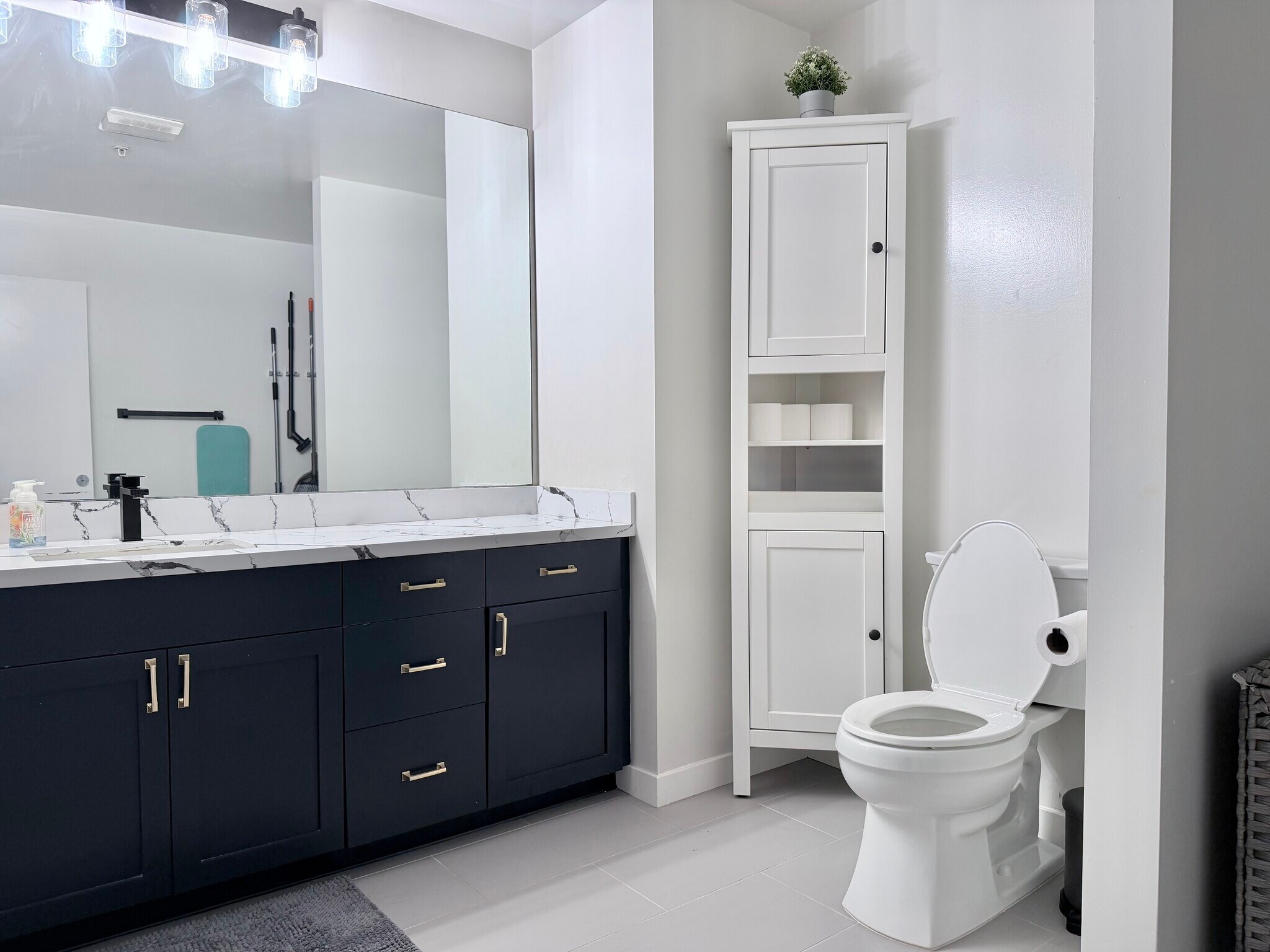 Building Photo - 1150 J St