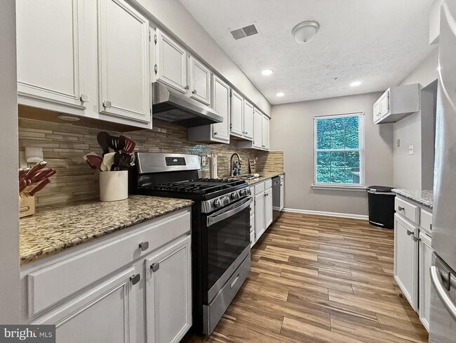 Building Photo - 7246 Mahogany Dr