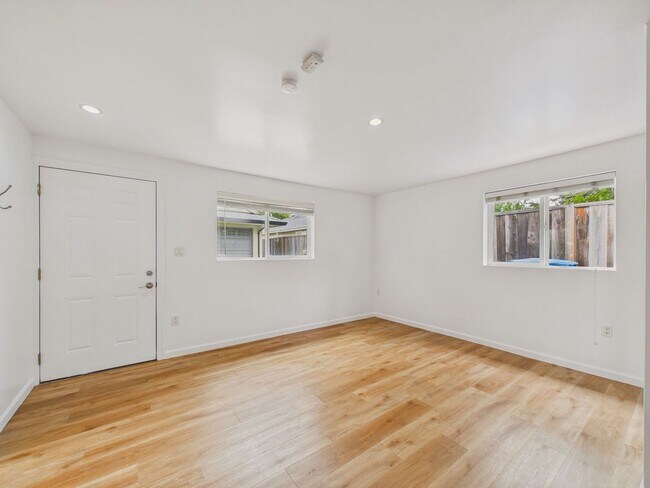 Building Photo - San Carlos home for rent plus studio in-law unit! $7,500