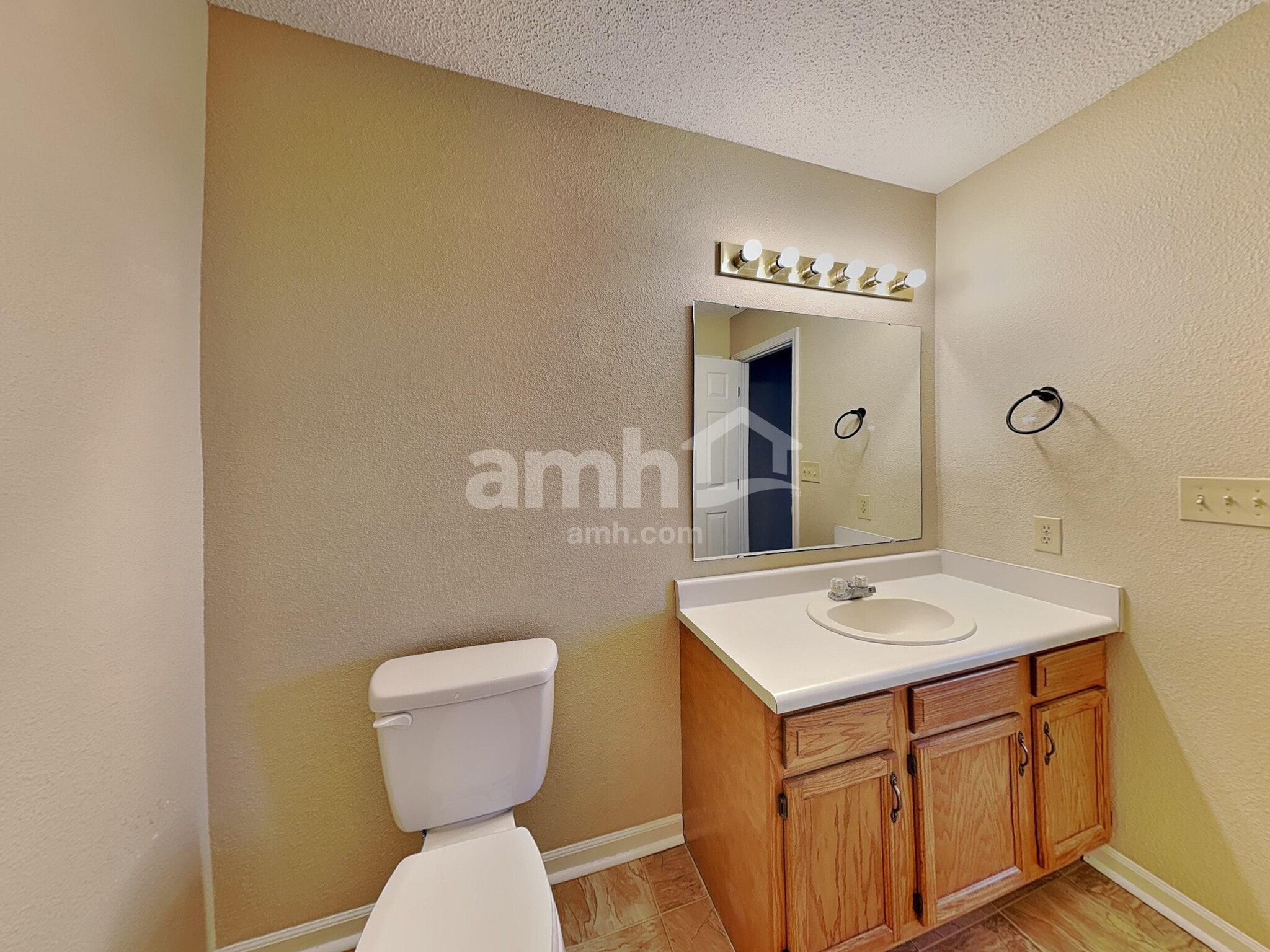 Building Photo - 1002 Leland St