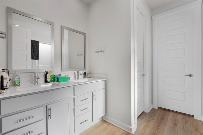 Building Photo - 308 Barton Run Dr