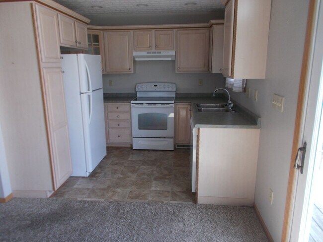 Building Photo - Large, beautiful home in South Richmond