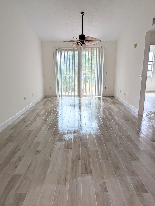 Building Photo - 1805 N Flagler Dr