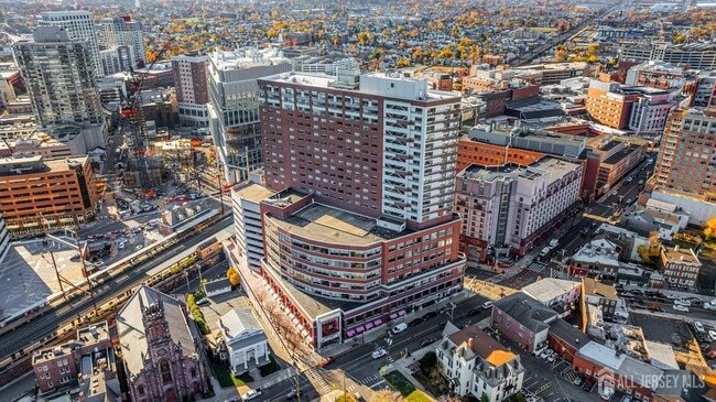 Building Photo - 110 Somerset St
