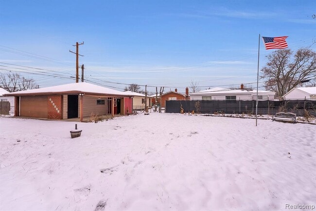 Building Photo - 32658 Kathryn St