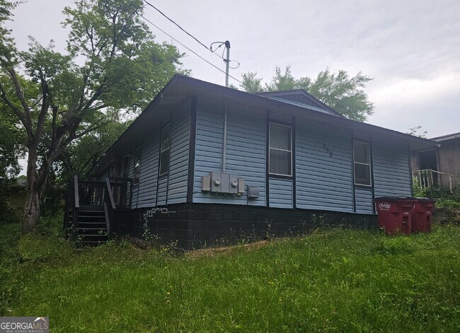 Building Photo - 668 Grosso Ave