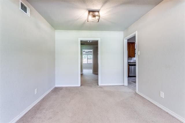 Building Photo - 632 Sherwood Dr