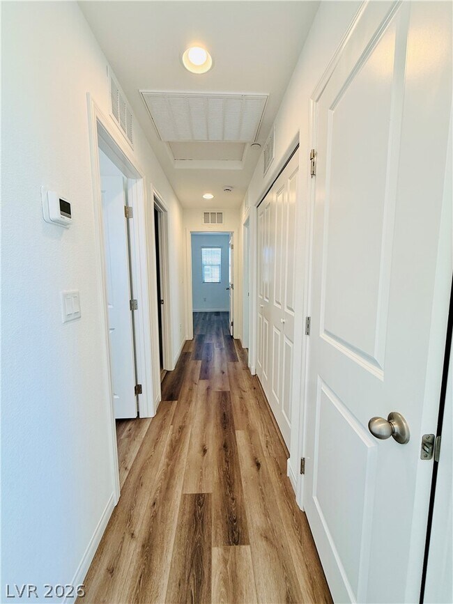 Building Photo - 398 Moonlight Opera Ct