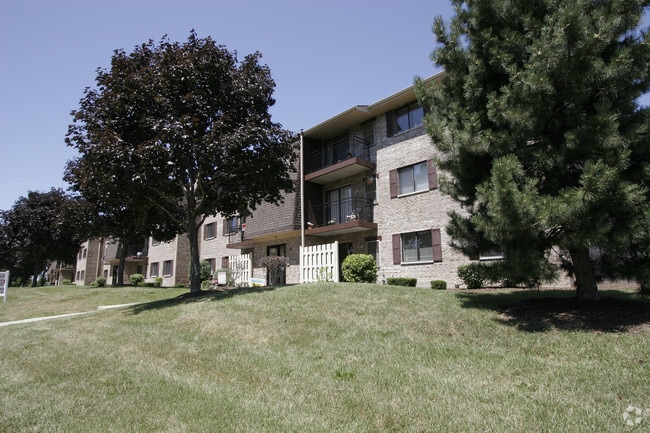Building Photo - Jefferson Parkview Condominiums