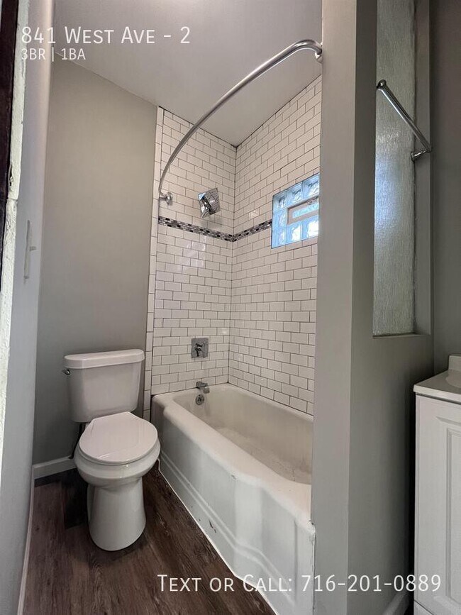 Building Photo - 841 West Ave