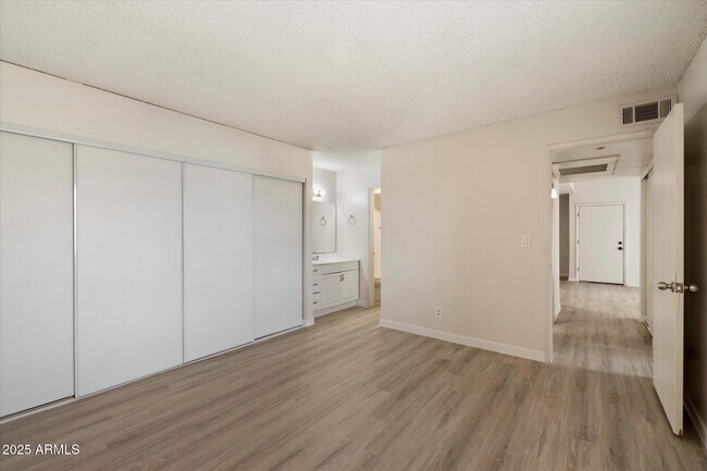 Building Photo - 8055 E Thomas Rd