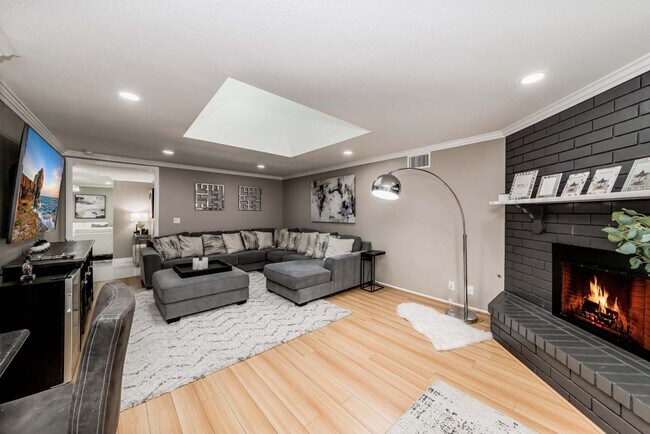 Building Photo - Walnut Dream Home; Updated Inside and Out,...
