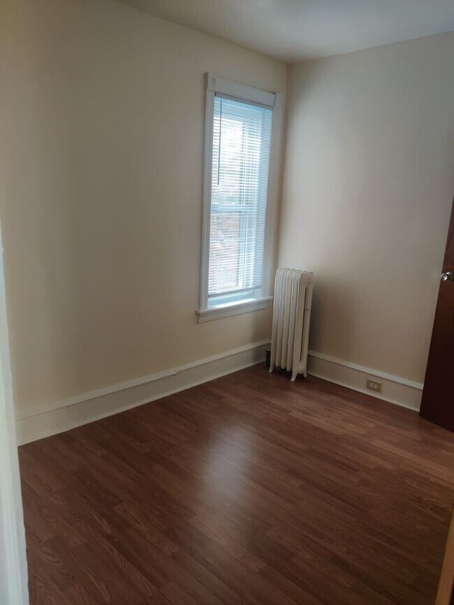 Building Photo - 232 N 59th St
