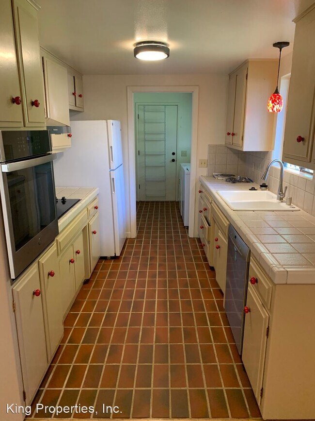 Building Photo - 3 br, 2 bath House - 2003 Amador Avenue