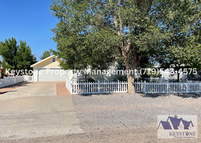 Building Photo - Pueblo West Beauty! Modular Home 3 Bedroom...