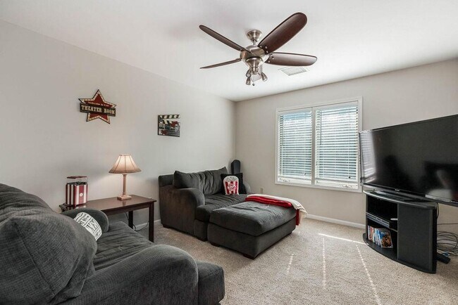 Building Photo - {5801} Spacious 2 Story Home in highly des...