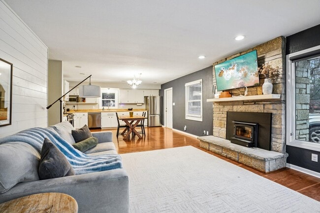 Building Photo - N45W24568 Lindsay Rd