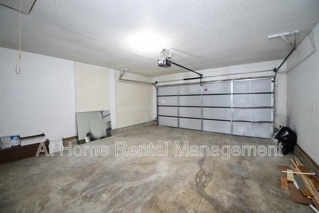 Building Photo - 1717 N Desert Palm Ave