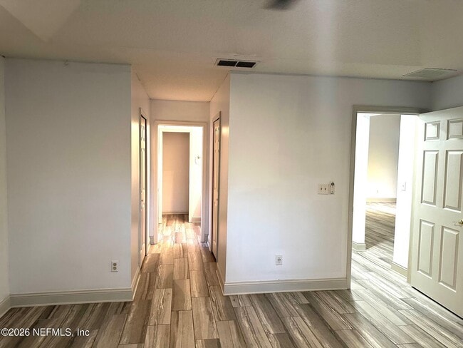 Building Photo - 5388 Hidden Gardens Dr