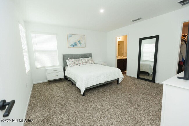Building Photo - 12534 Russian Olive Rd