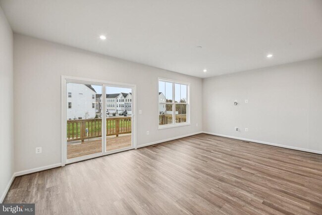 Building Photo - 8816 Selby Ct