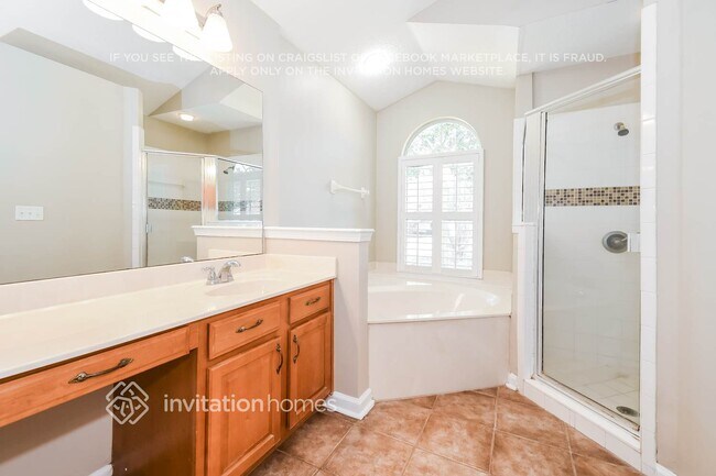 Building Photo - 4013 Lonicera Loop