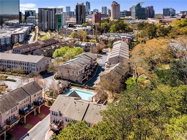 Building Photo - 3655 E Paces Walk