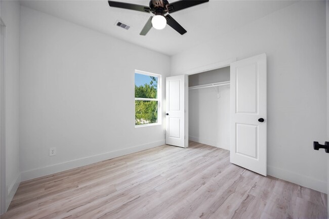 Building Photo - 5605 Tommye St