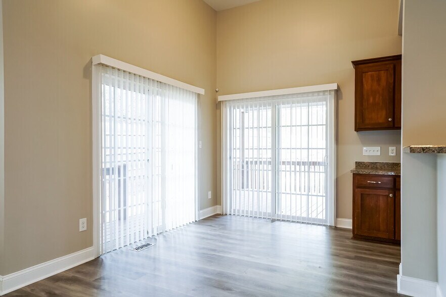 Building Photo - 8537 Battery Crest Ln