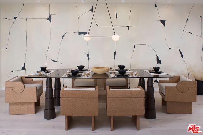 Building Photo - 8917 Cynthia St