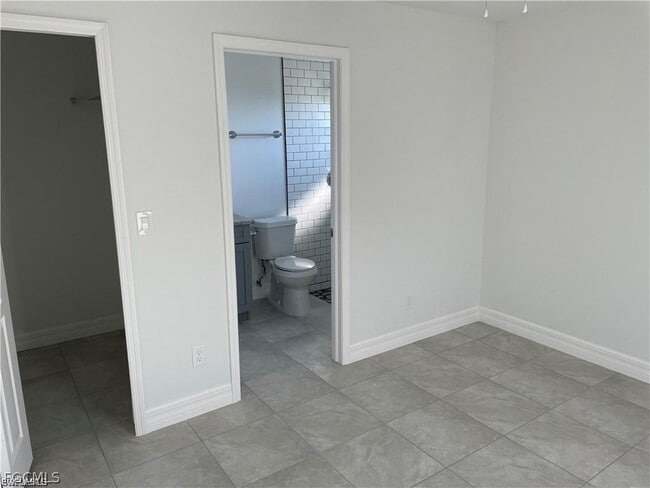 Building Photo - 1114 Capetown Ave