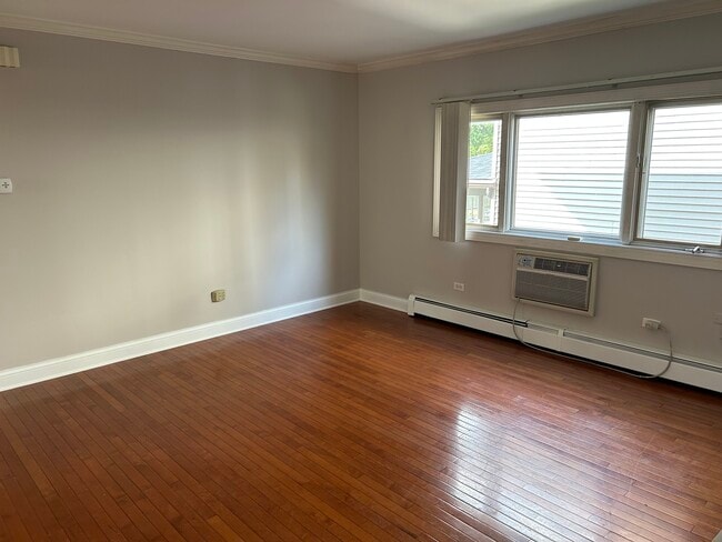 Building Photo - 3505 S Oak Park Ave