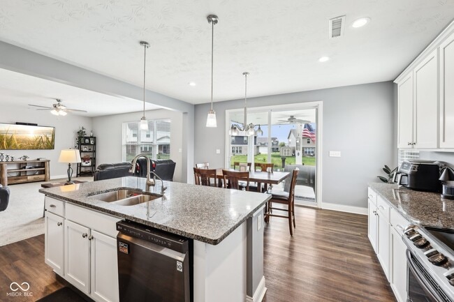 Building Photo - 13163 N Departure Boulevard W
