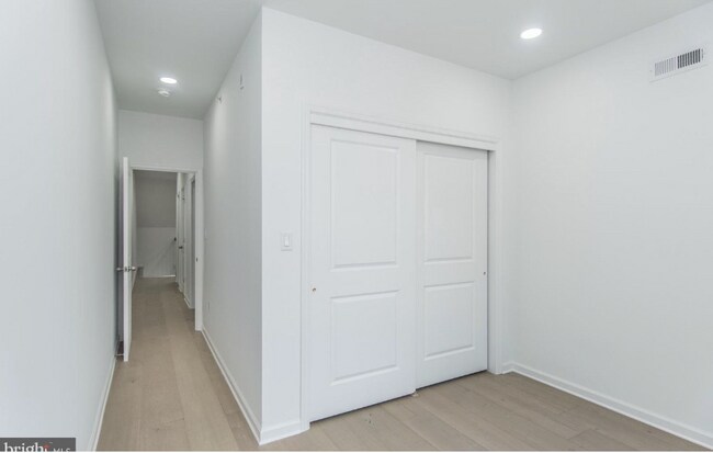 Building Photo - 1644 N Marshall St