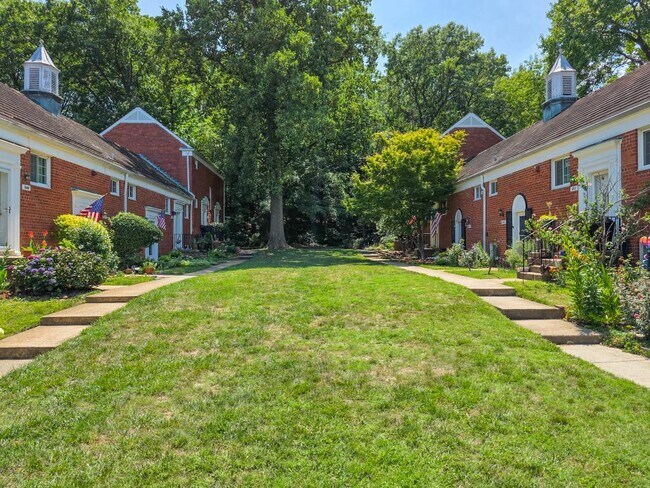 Building Photo - 3710 Gunston Rd