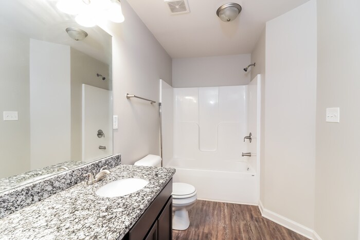 Building Photo - 2215 Marlin Dr