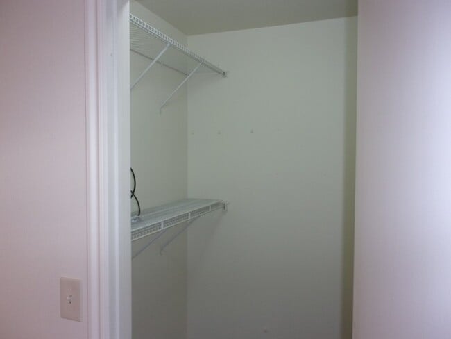 Building Photo - 88 E Rainbow Way