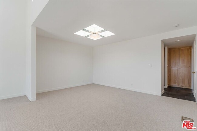 Building Photo - 225 S Lucia Ave