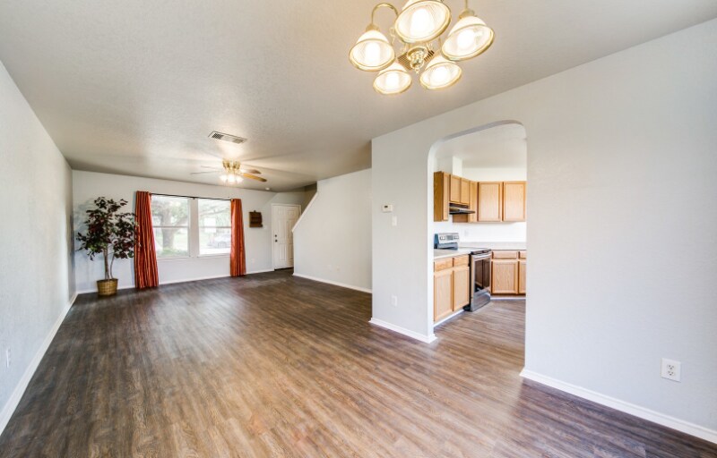 Building Photo - 8914 Kestrel Oak