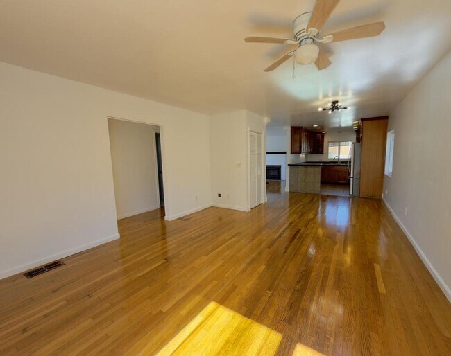 Building Photo - 731 Beryl St