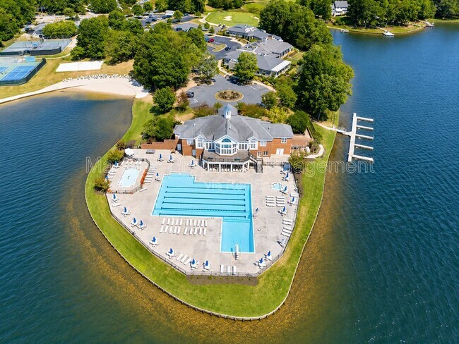 Building Photo - 10802 Cedar Creek Dr