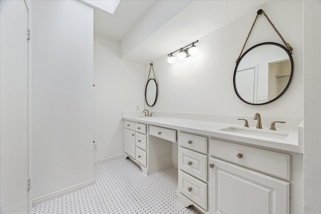 Building Photo - 2820 Rice Boulevard