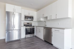 Building Photo - 1047 Tremont St